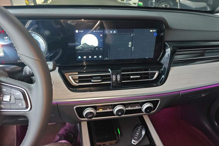 Used Hongqi HS5 2025 2.0T Two-Wheel-Drive Xuan Ying Edition Audio And AC Panel