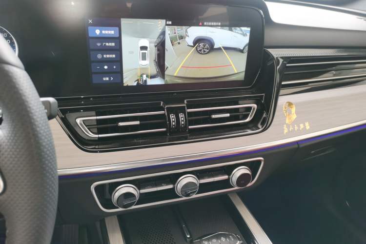 Used Hongqi HS5 2025 2.0T Two-Wheel-Drive Xuan Ying Edition Audio And AC Panel