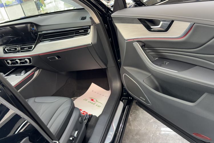Used Hongqi HS5 2025 2.0T Two-Wheel Drive Flagship Pro Edition Audio And AC Panel