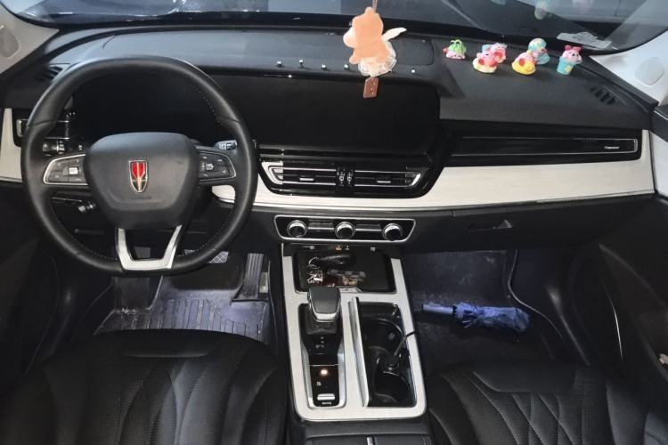 Used Hongqi HS5 2025 2.0T Two-Wheel Drive 600 000-Vehicle Commemorative Edition Center Console