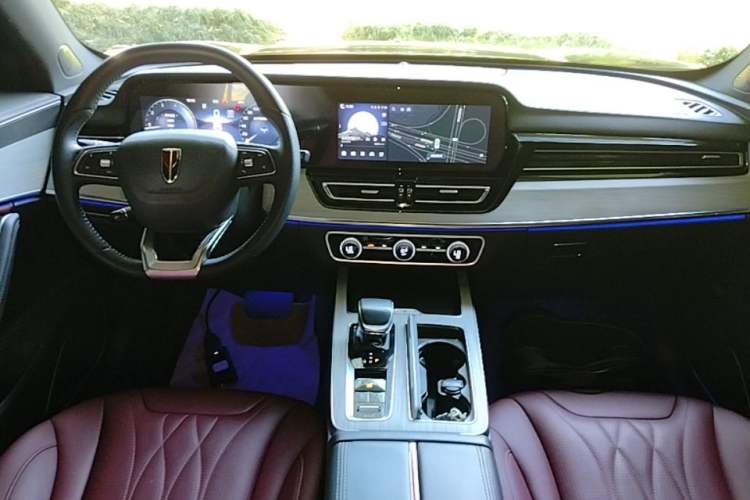 Used Hongqi HS5 2025 2.0T All-Wheel-Drive Xuan Ying Version Center Console