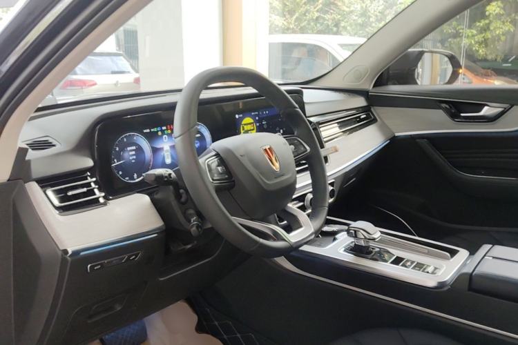 Used Hongqi HS5 2025 2.0T Two-Wheel Drive Flagship Pro Edition Center Console