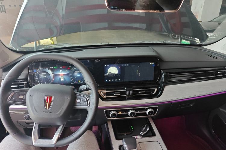 Used Hongqi HS5 2025 2.0T Two-Wheel-Drive Xuan Ying Edition Center Console