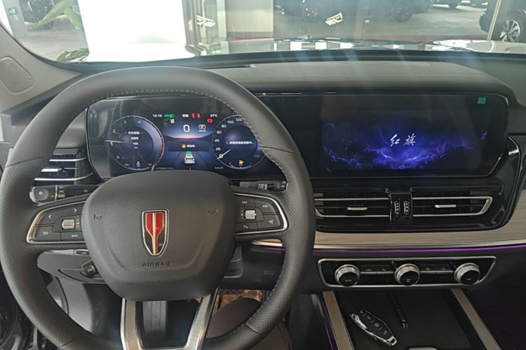 Used Hongqi HS5 2025 2.0T Two-Wheel Drive Flagship Pro Edition Center Console
