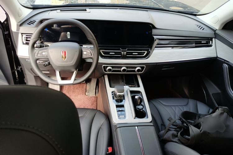 Used Hongqi HS5 2025 2.0T Two-Wheel Drive Flagship Pro Edition Center Console