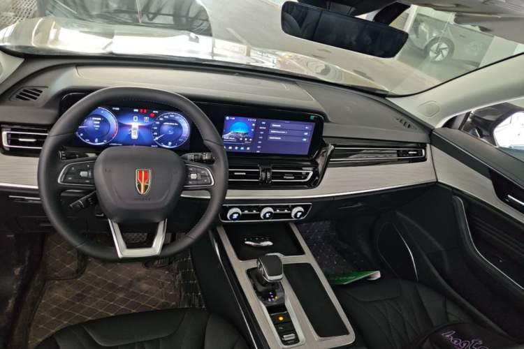 Used Hongqi HS5 2025 2.0T Two-Wheel Drive Flagship Pro Edition Center Console