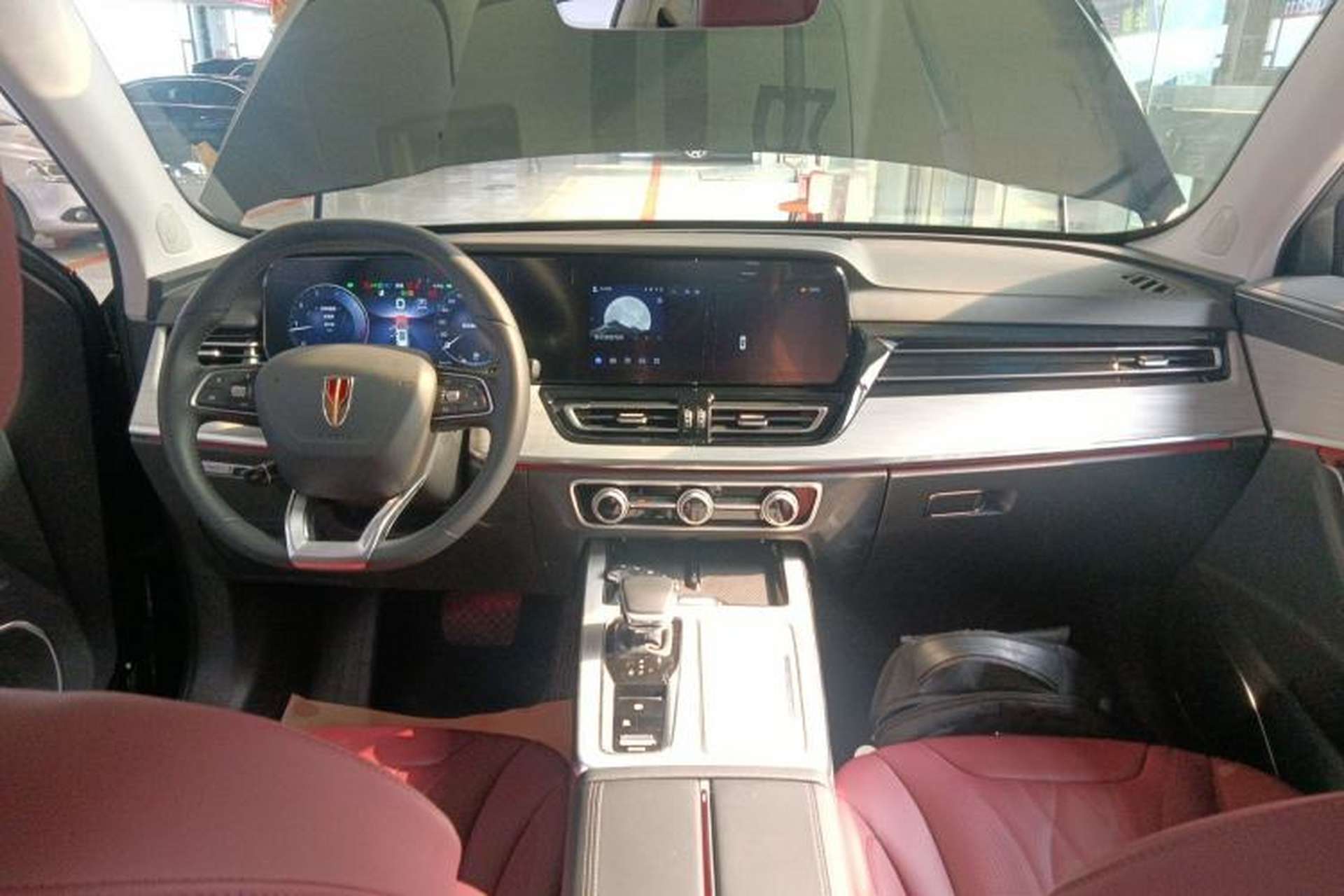 Used Hongqi HS5 2025 2.0T All-Wheel-Drive Flagship Pro Edition Center Console