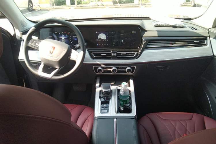 Used Hongqi HS5 2025 2.0T Two-Wheel Drive Flagship Pro Edition Center Console