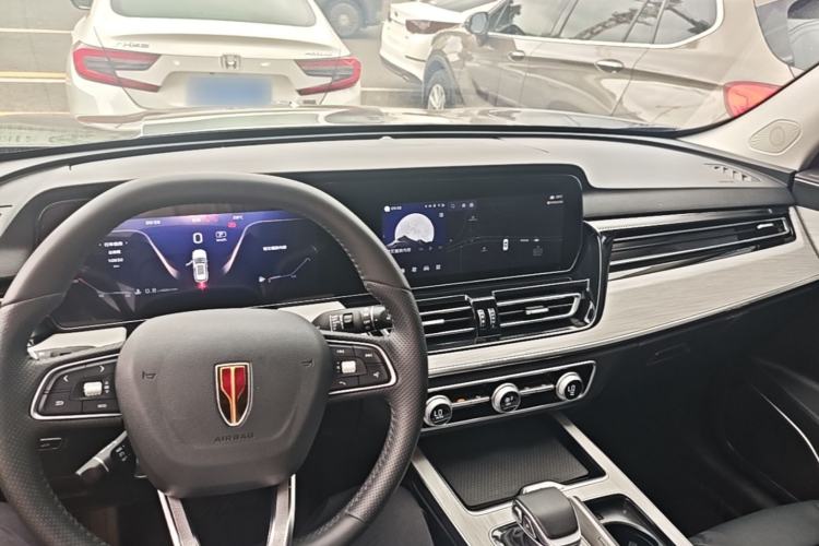 Used Hongqi HS5 2025 2.0T Two-Wheel Drive Flagship Pro Edition Center Console
