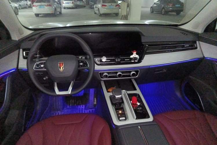 Used Hongqi HS5 2025 2.0T Two-Wheel-Drive Xuan Ying Edition Center Console