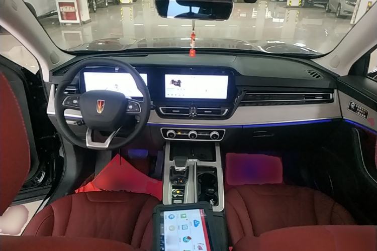 Used Hongqi HS5 2025 2.0T Two-Wheel Drive Flagship Pro Edition Center Console