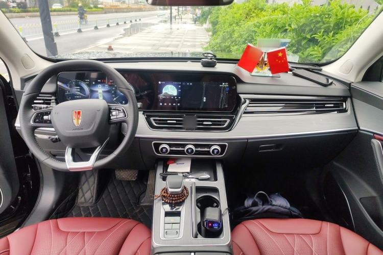 Used Hongqi HS5 2025 2.0T Two-Wheel Drive Flagship Pro Edition Center Console