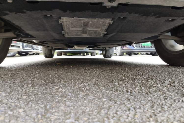 Used Hongqi HS5 2025 2.0T Two-Wheel Drive Flagship Pro Edition Chassis Front