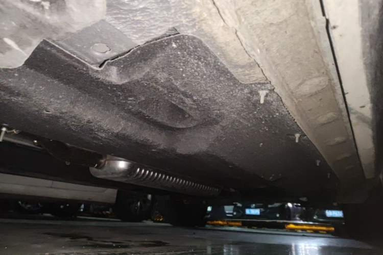 Used Hongqi HS5 2025 2.0T All-Wheel-Drive Flagship Pro Edition Chassis Front Left