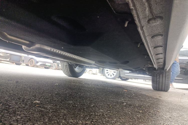 Used Hongqi HS5 2025 2.0T Two-Wheel Drive Flagship Pro Edition Chassis Front Left