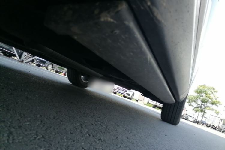 Used Hongqi HS5 2025 2.0T Two-Wheel Drive Flagship Pro Edition Chassis Front Left