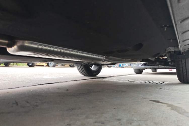 Used Hongqi HS5 2025 2.0T Two-Wheel Drive Flagship Pro Edition Chassis Front Left