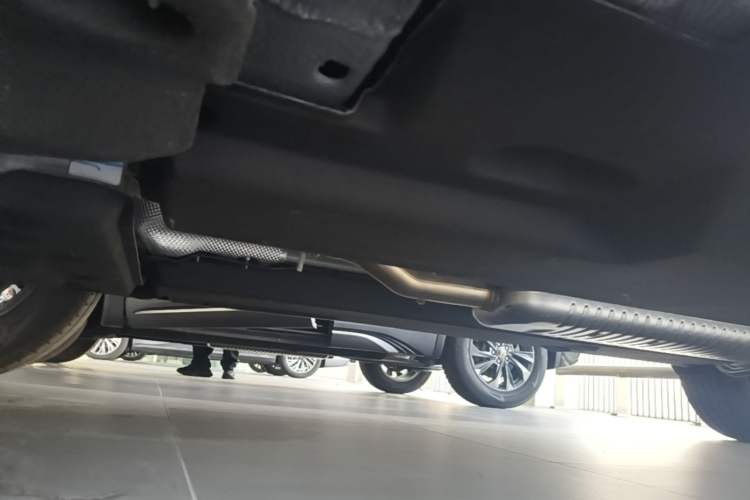 Used Hongqi HS5 2025 2.0T Two-Wheel Drive Flagship Pro Edition Chassis Front Left