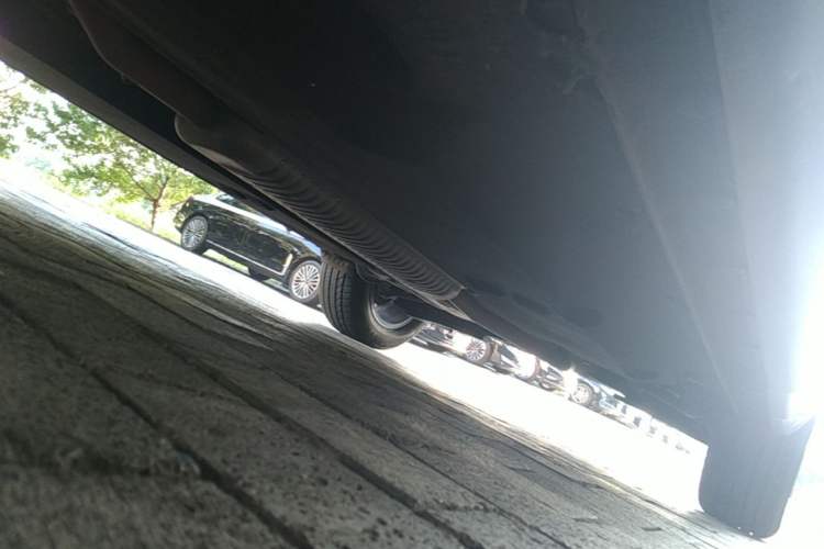 Used Hongqi HS5 2025 2.0T Two-Wheel Drive Flagship Pro Edition Chassis Front Left