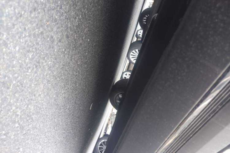 Used Hongqi HS5 2025 2.0T Two-Wheel-Drive Xuan Ying Edition Chassis Front Left