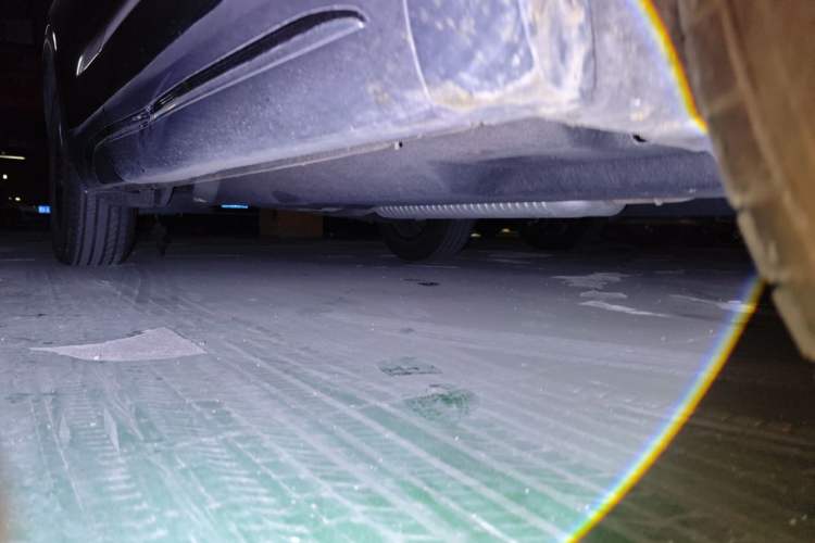 Used Hongqi HS5 2025 2.0T Two-Wheel Drive 600 000-Vehicle Commemorative Edition Chassis Front Right