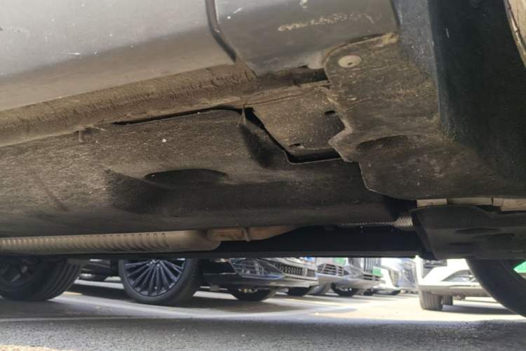 Used Hongqi HS5 2025 2.0T All-Wheel-Drive Flagship Pro Edition Chassis Front Right