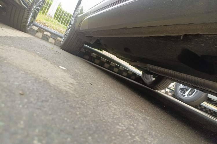 Used Hongqi HS5 2025 2.0T All-Wheel-Drive Flagship Pro Edition Chassis Front Right