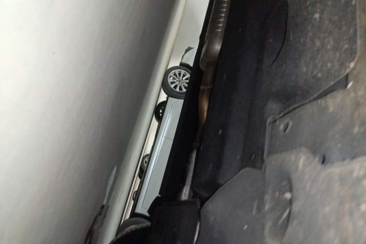 Used Hongqi HS5 2025 2.0T Two-Wheel-Drive Xuan Ying Edition Chassis Front Right