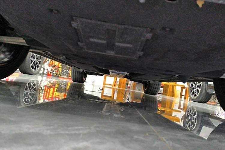 Used Hongqi HS5 2025 2.0T Two-Wheel-Drive Xuan Ying Edition Chassis Front