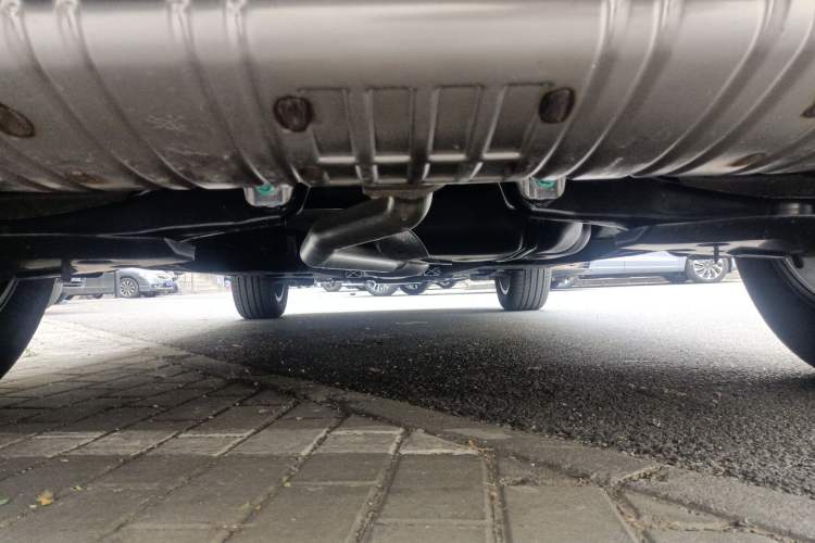 Used Hongqi HS5 2025 2.0T Two-Wheel Drive Flagship Pro Edition Chassis Rear
