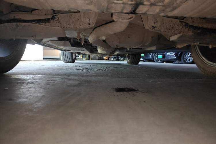 Used Hongqi HS5 2025 2.0T Two-Wheel-Drive Xuan Ying Edition Chassis Rear