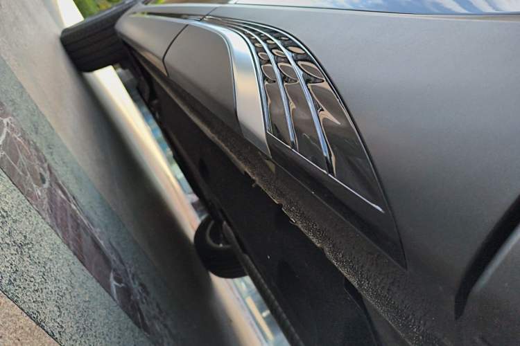 Used Hongqi HS5 2025 2.0T Two-Wheel Drive Flagship Pro Edition Chassis Rear Left
