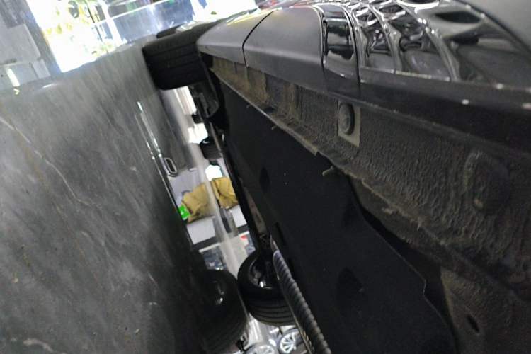 Used Hongqi HS5 2025 2.0T Two-Wheel-Drive Xuan Ying Edition Chassis Rear Left