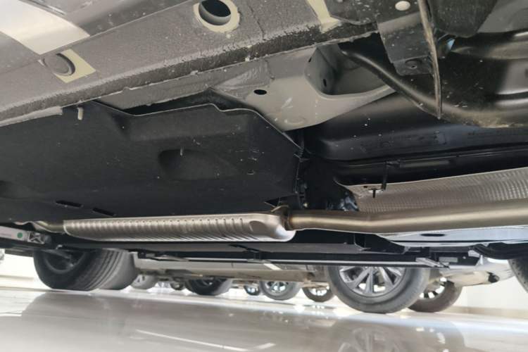 Used Hongqi HS5 2025 2.0T Two-Wheel Drive Flagship Pro Edition Chassis Rear Left