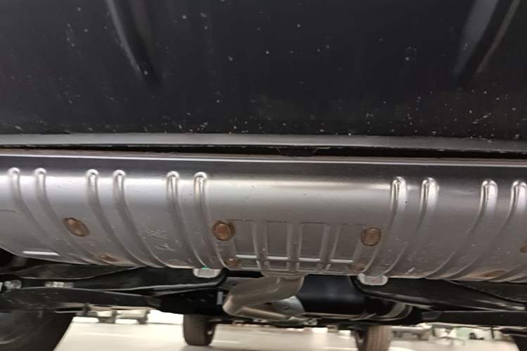Used Hongqi HS5 2025 2.0T Two-Wheel Drive Flagship Pro Edition Chassis Rear