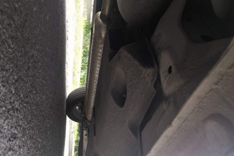 Used Hongqi HS5 2025 2.0T Two-Wheel Drive Flagship Pro Edition Chassis Rear Right