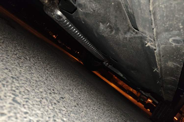 Used Hongqi HS5 2025 2.0T Two-Wheel Drive 600 000-Vehicle Commemorative Edition Chassis Rear Right
