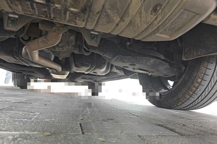 Used Hongqi HS5 2025 2.0T All-Wheel-Drive Xuan Ying Version Chassis Rear
