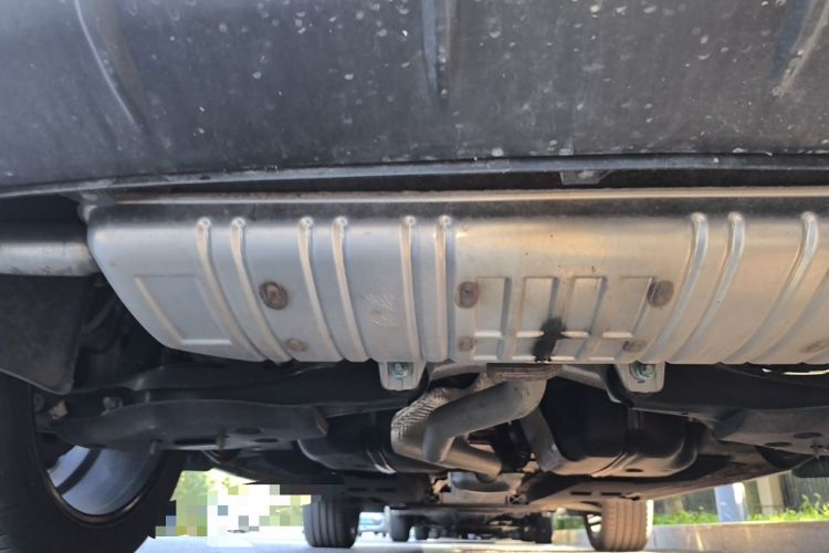 Used Hongqi HS5 2025 2.0T Two-Wheel-Drive Xuan Ying Edition Chassis Rear