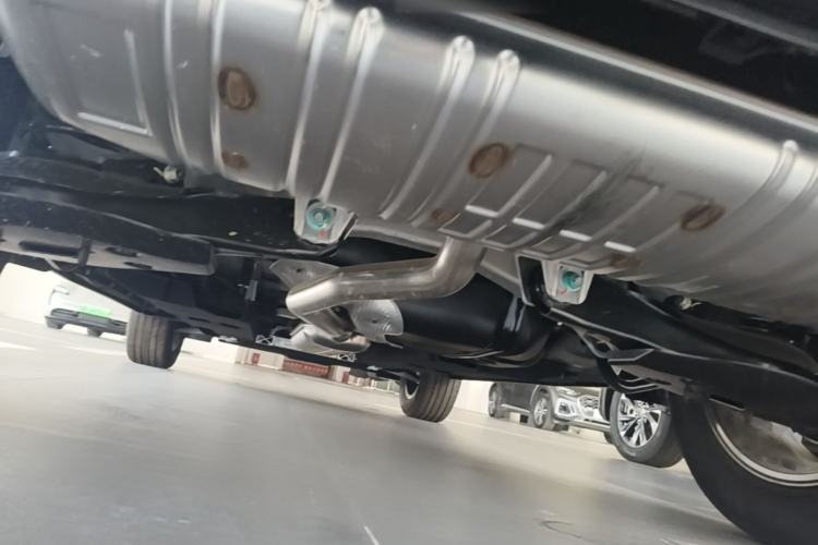 Used Hongqi HS5 2025 2.0T Two-Wheel Drive Flagship Pro Edition Chassis Rear