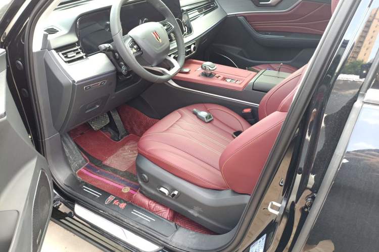 Used Hongqi HS5 2025 2.0T Two-Wheel Drive Flagship Pro Edition Driver Seat