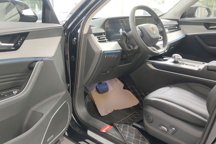 Used Hongqi HS5 2025 2.0T Two-Wheel Drive Flagship Pro Edition Driver Seat