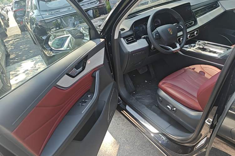 Used Hongqi HS5 2025 2.0T Two-Wheel Drive Flagship Pro Edition Driver Seat