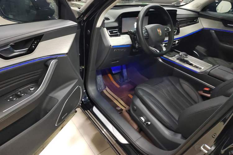 Used Hongqi HS5 2025 2.0T Two-Wheel Drive Flagship Pro Edition Driver Seat