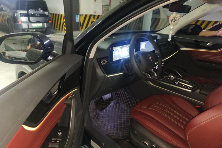 Used Hongqi HS5 2025 2.0T Two-Wheel-Drive Xuan Ying Edition Driver Seat