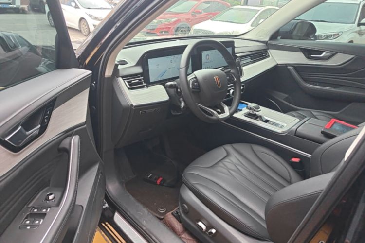 Used Hongqi HS5 2025 2.0T Two-Wheel Drive 600 000-Vehicle Commemorative Edition Driver Seat