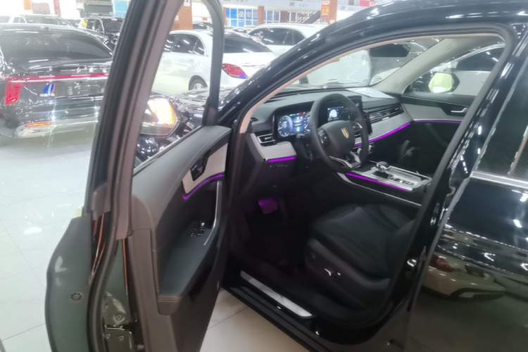 Used Hongqi HS5 2025 2.0T Two-Wheel Drive Flagship Pro Edition Driver Seat