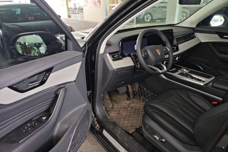 Used Hongqi HS5 2025 2.0T Two-Wheel Drive Flagship Pro Edition Driver Seat