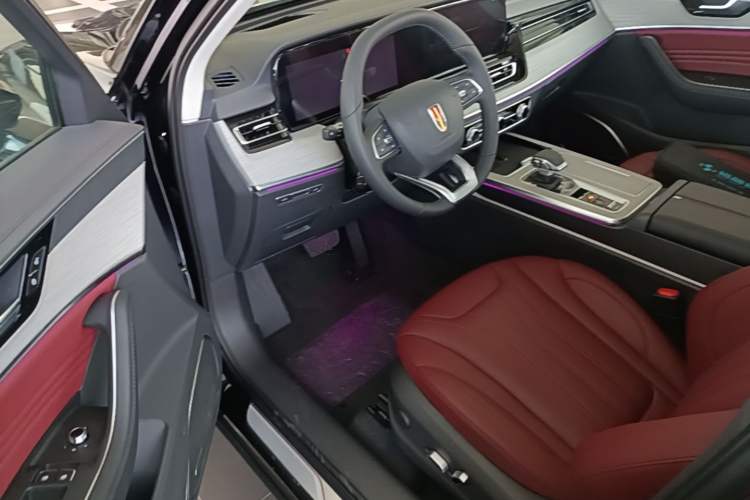 Used Hongqi HS5 2025 2.0T Two-Wheel Drive Flagship Pro Edition Driver Seat