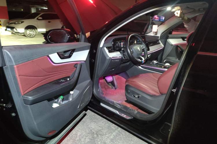 Used Hongqi HS5 2025 2.0T Two-Wheel Drive Flagship Pro Edition Driver Seat